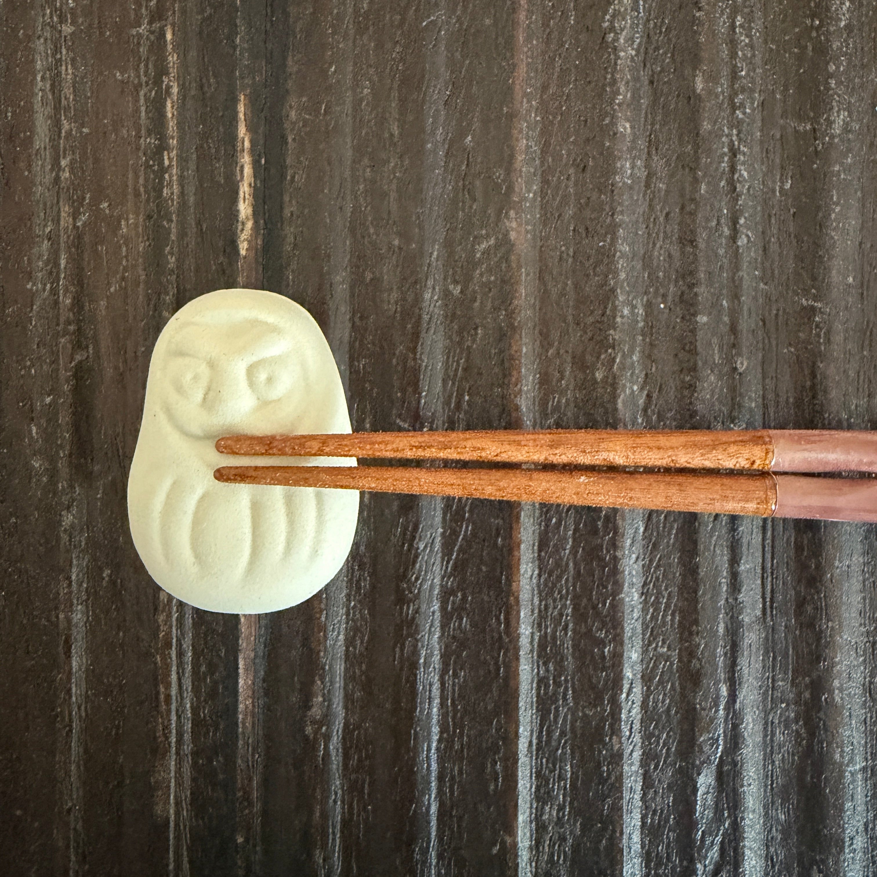 Podstawka pod pałeczki Daruma