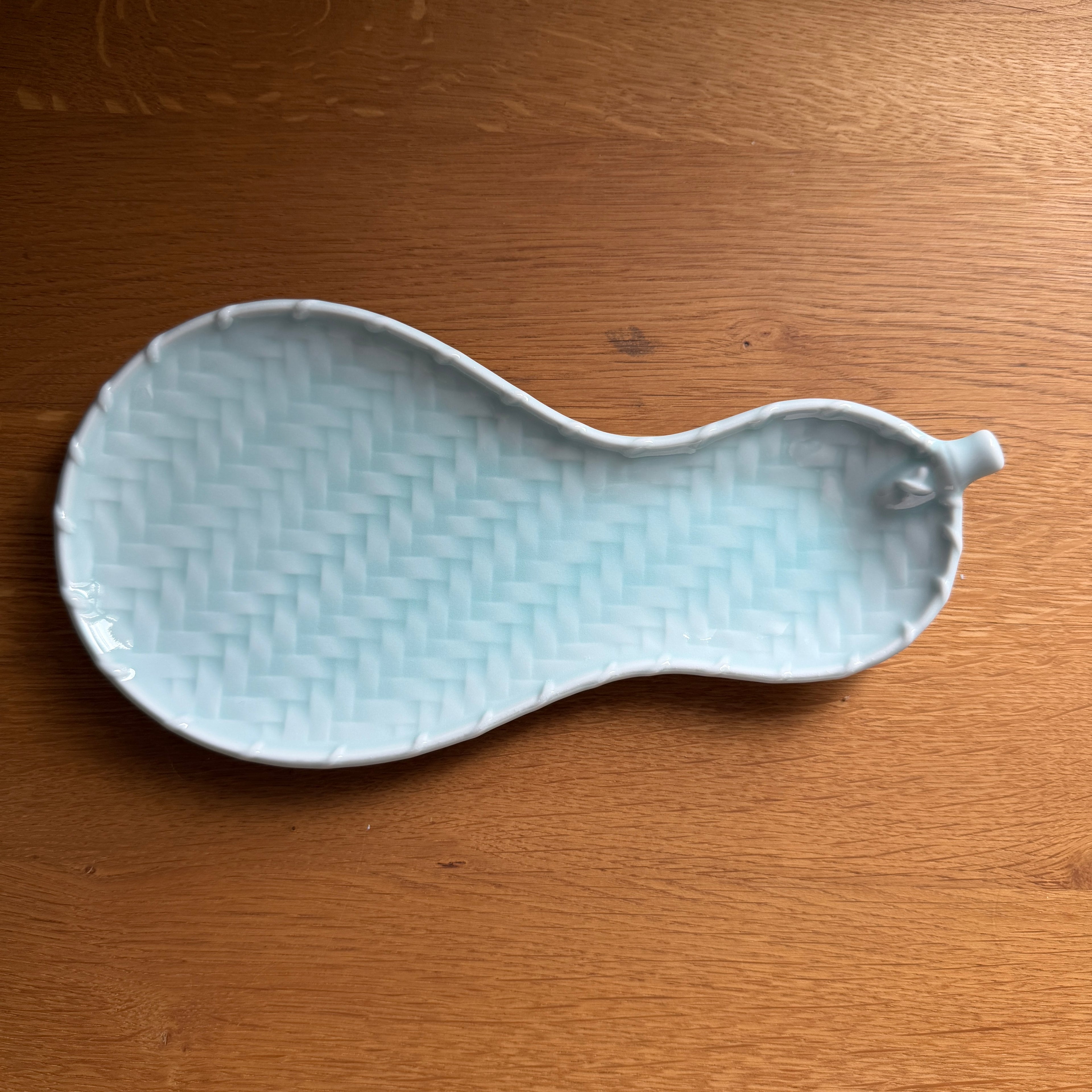 Hisago Seihaku Plate (White Blue)