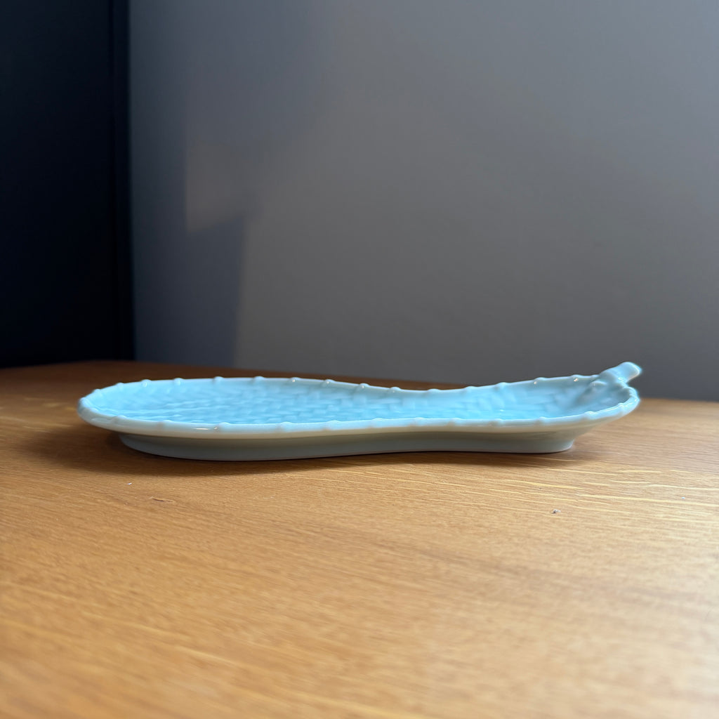 Hisago Seihaku Plate (White Blue)